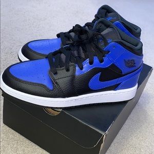 Air Jordan 1 mids